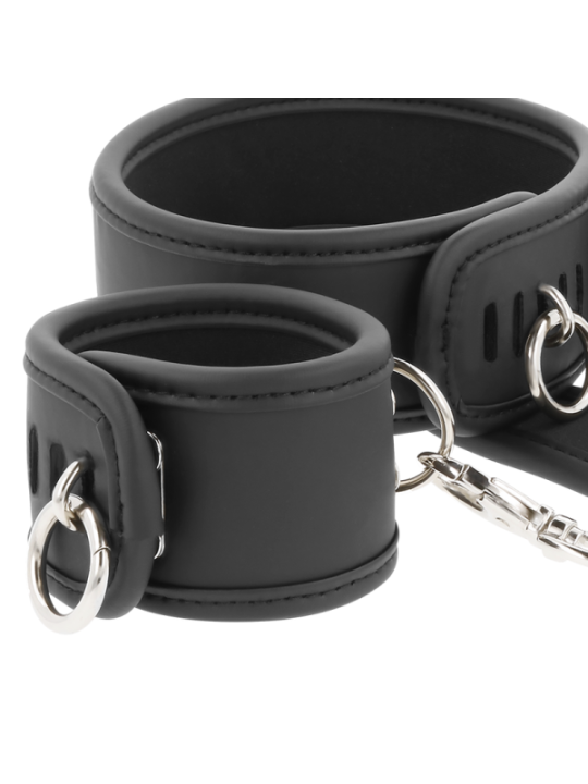 FETISH SUBMISSIVE - COLLIER ET MENOTTES EN CUIR VÉGAN AVEC DOUBLURE EN NOPRÈNE